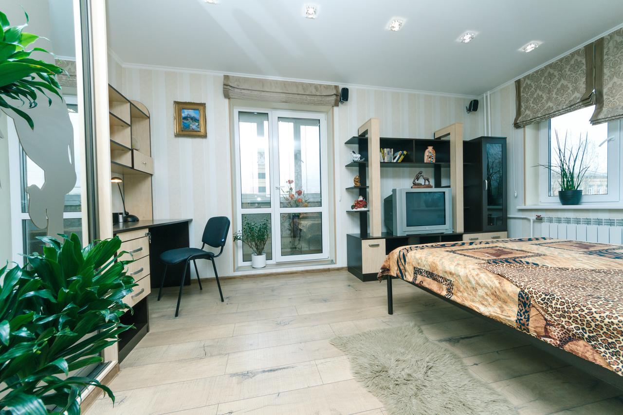 Apartment On Sevastopolska Square เคียฟ ภายนอก รูปภาพ